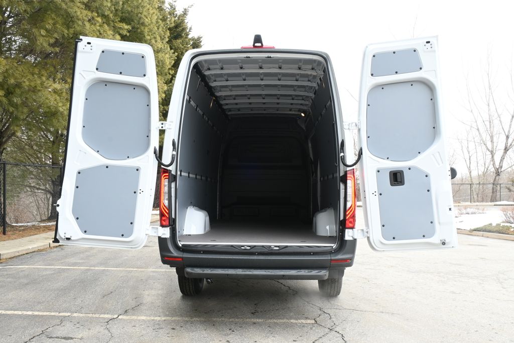 Thumbnail: 2026 Mercedes-Benz Sprinter - 29