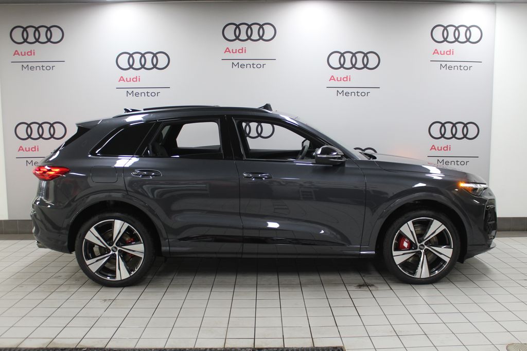 Thumbnail: 2025 Audi SQ5 - 7