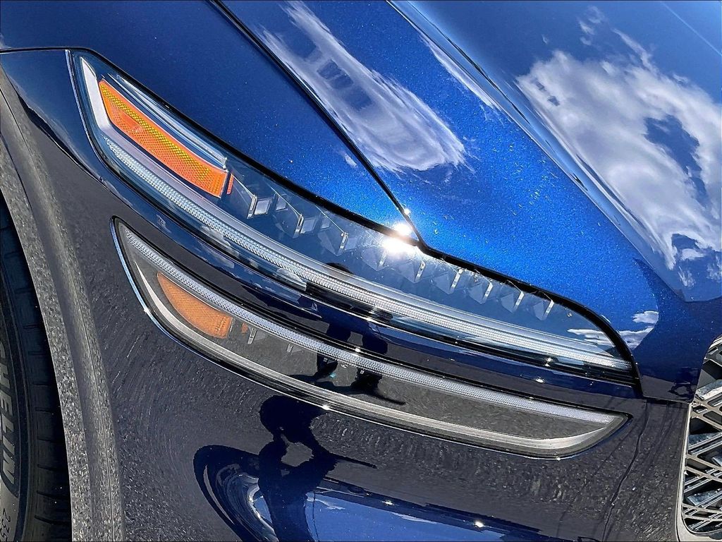 2026 Genesis GV70 — photo 32