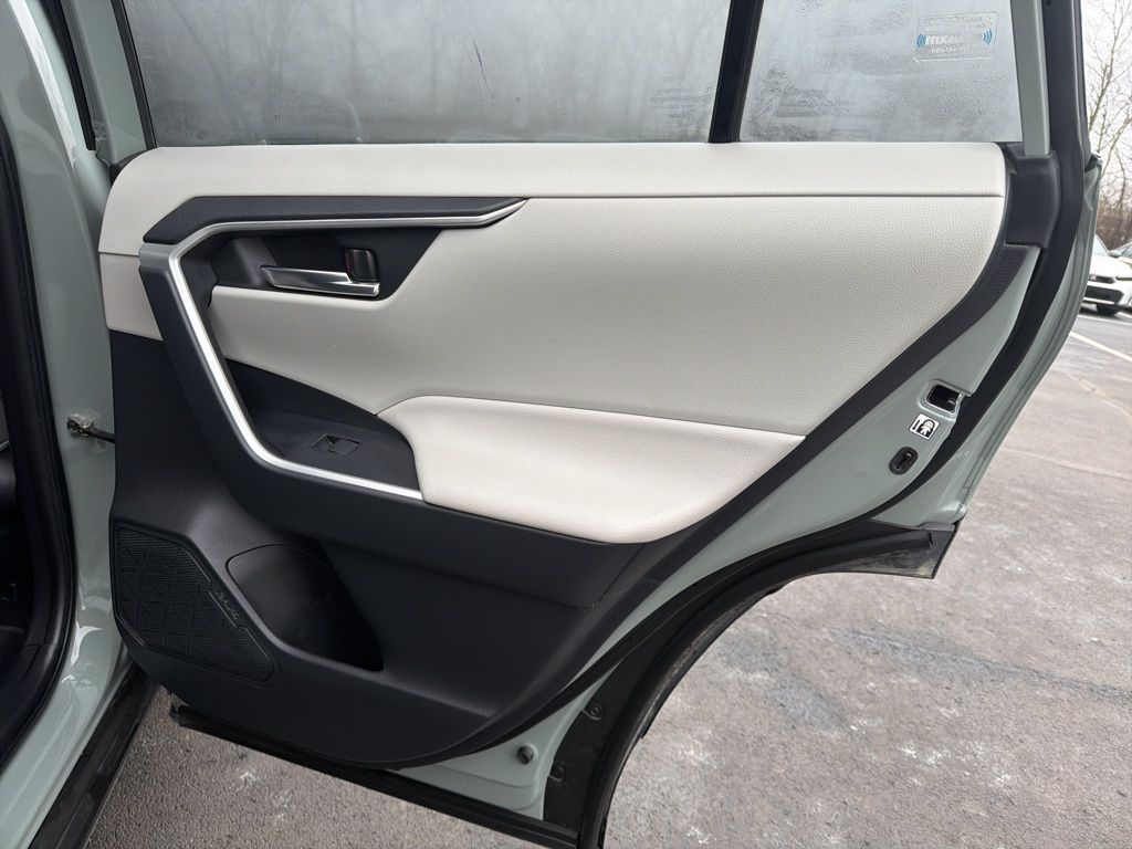 Thumbnail: 2019 Toyota RAV4 - 25