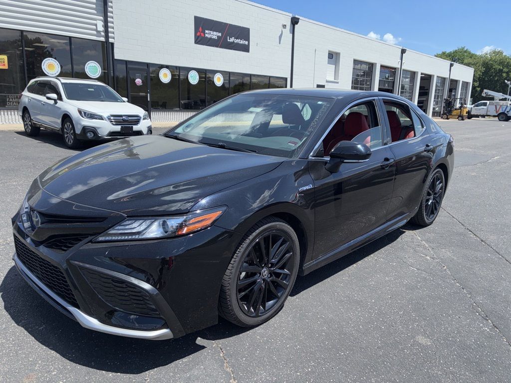 Midnight Black Metallic 2021 Toyota Camry Hybrid XSE FWD Sedan Front-Wheel Drive Continuously Variable Transmission