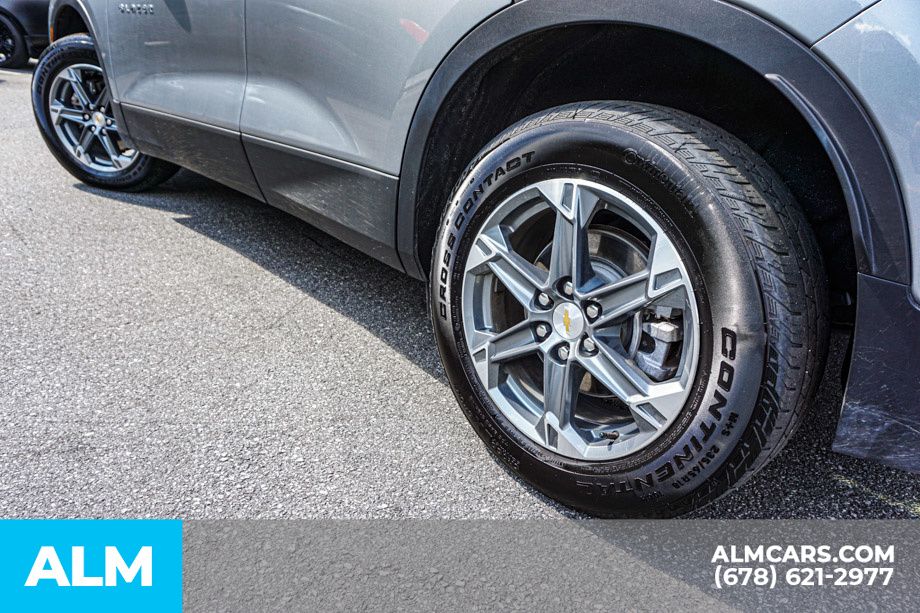 Used 2025 Gray Chevrolet LT image 16