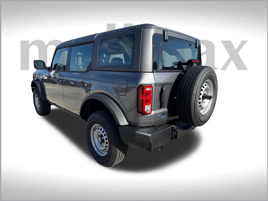 2025 Ford Bronco Base photo 3