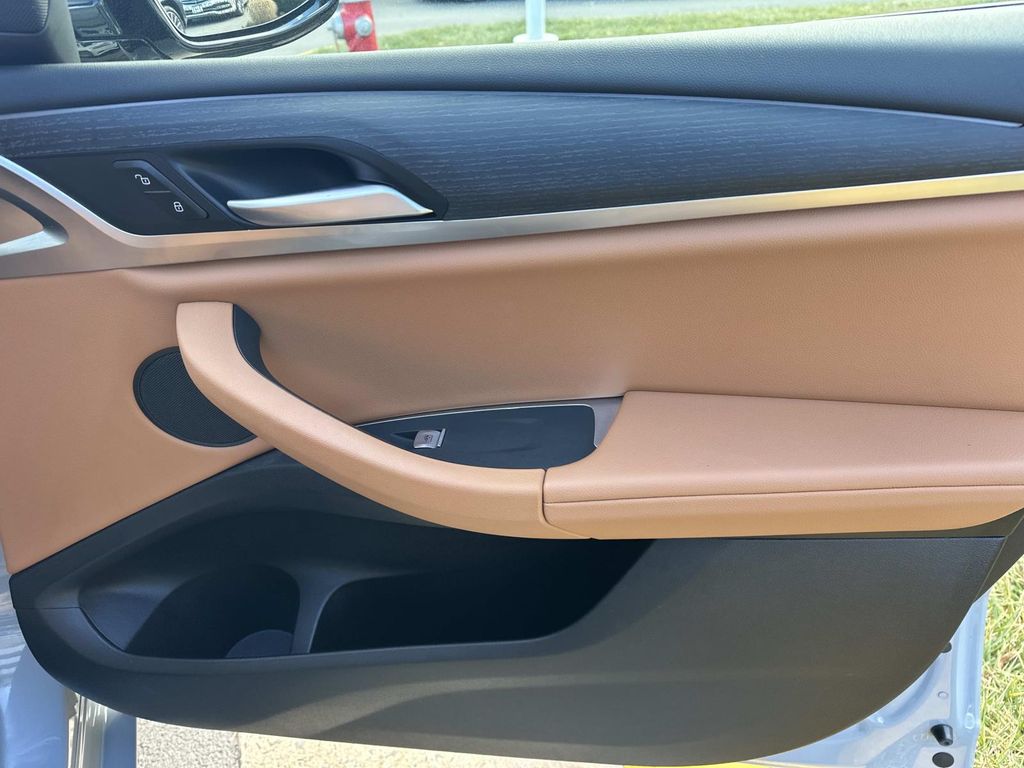 Thumbnail: 2022 BMW X4 - 20