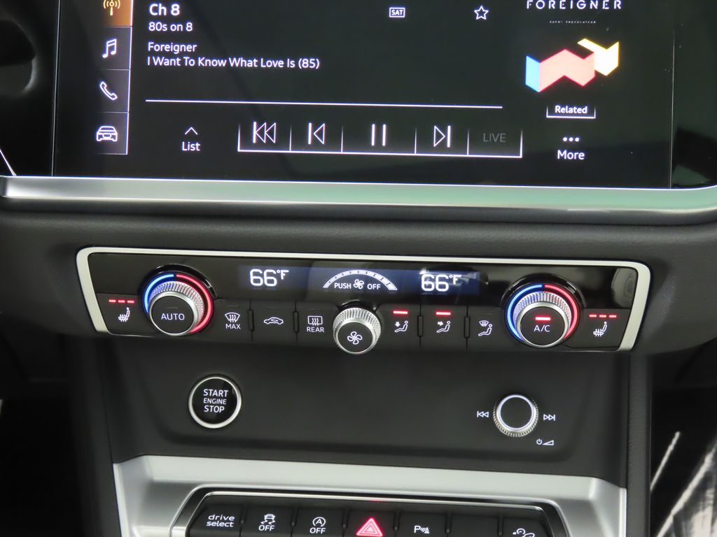 Thumbnail: 2025 Audi Q3 - 21