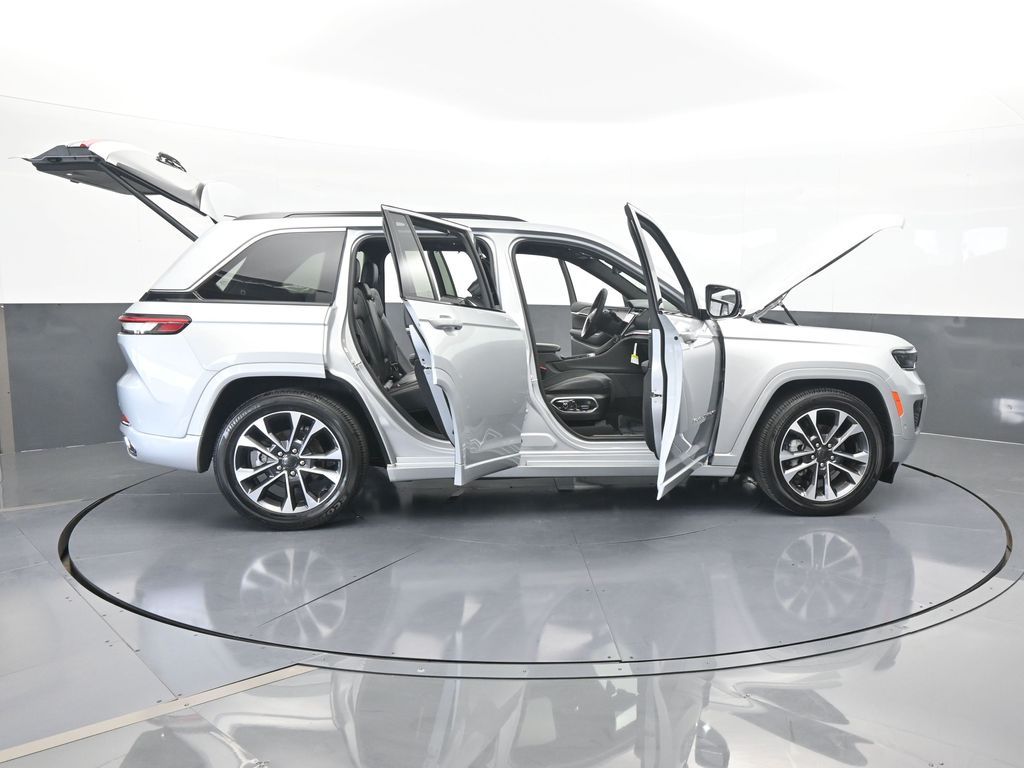 Used 2024 Silver Zynith Jeep Overland image 80