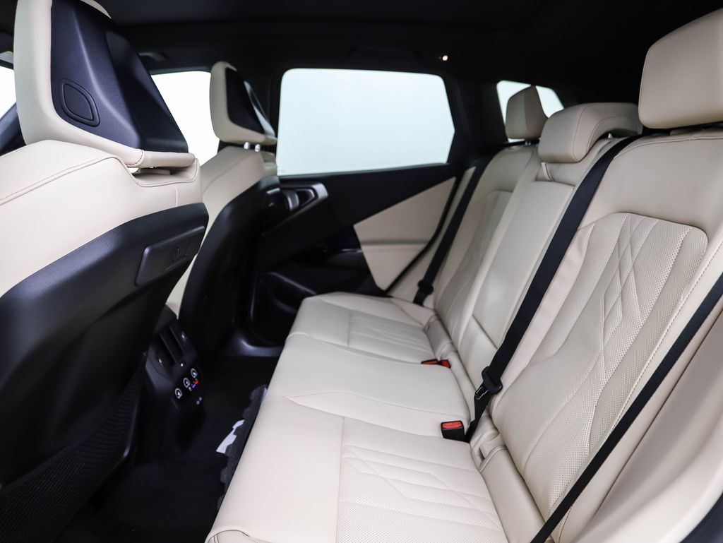 Thumbnail: 2026 BMW X3 - 21