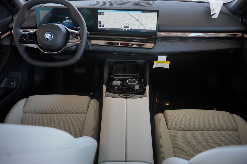 2024 BMW i5 eDrive40 12