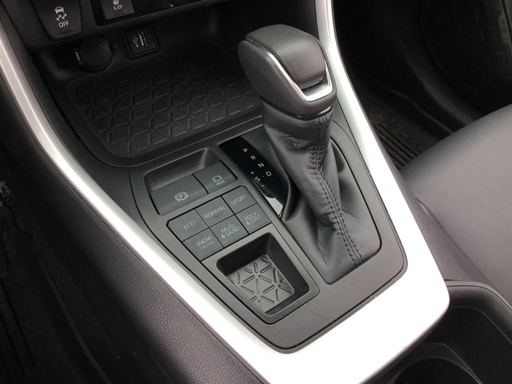 Thumbnail: 2023 Toyota RAV4 - 16