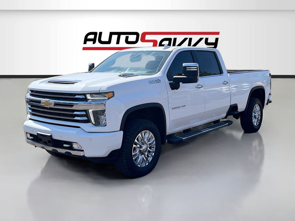 Used 2023 White Chevrolet High Country image 3