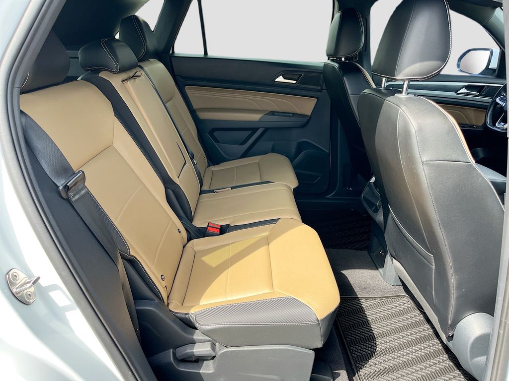 2021 Volkswagen Atlas Cross Sport 3.6L V6 SE w/Technology R-Line White at Big Star Buick GMC