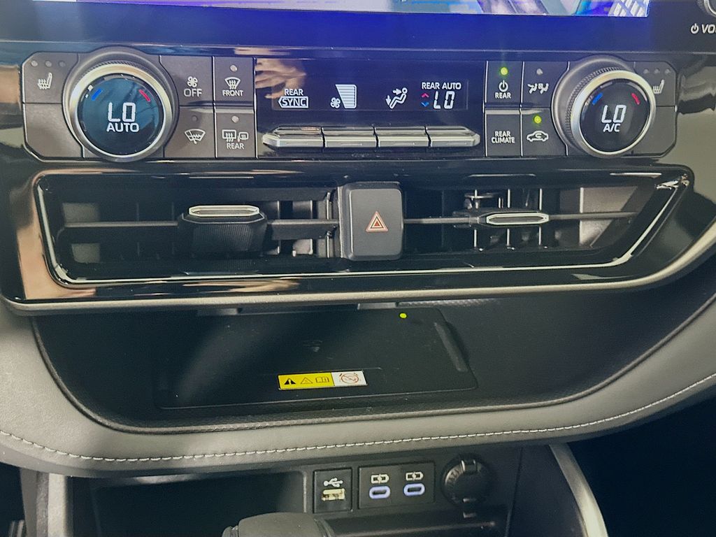Thumbnail: 2023 Toyota Highlander - 16
