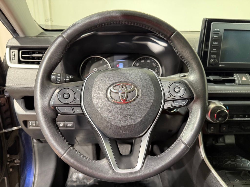 Thumbnail: 2020 Toyota RAV4 - 24