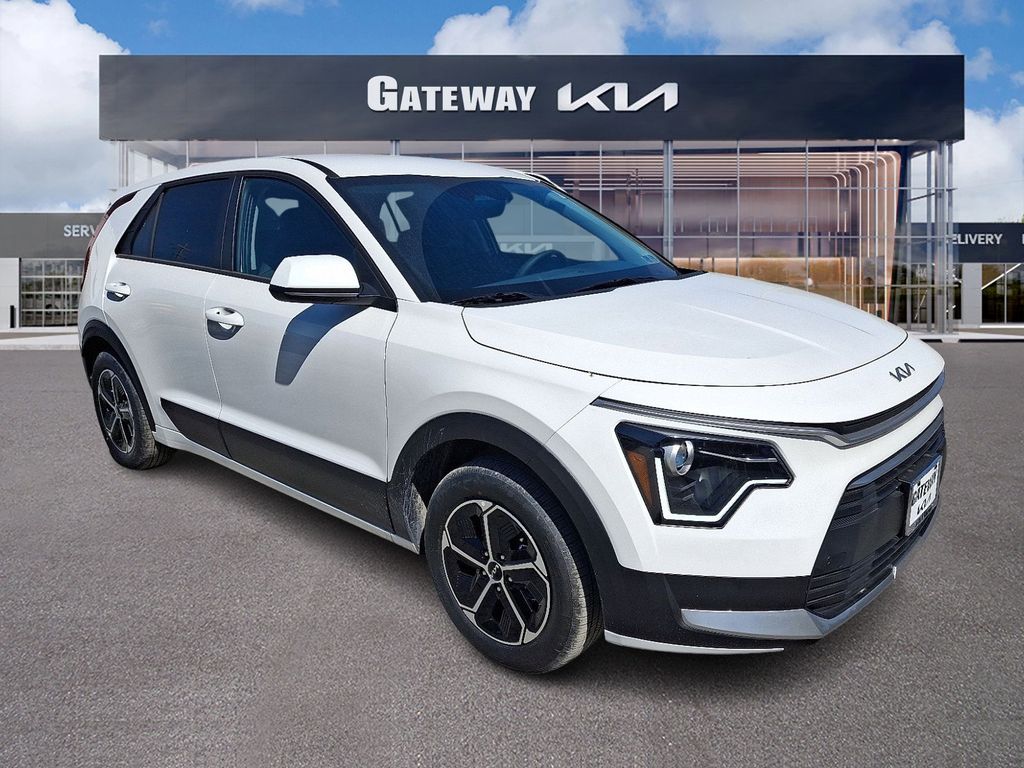 Snow White Pearl 2026 Kia Niro LX FWD SUV / Crossover Front-Wheel Drive 6-Speed Dual Clutch