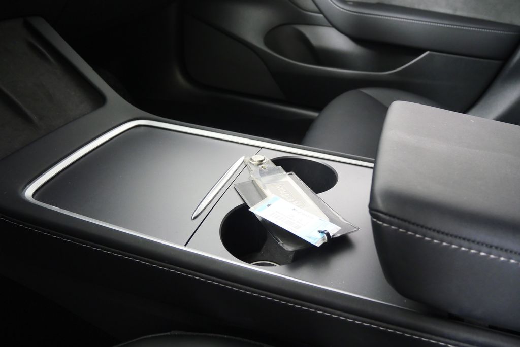 Thumbnail: 2022 Tesla Model 3 - 26