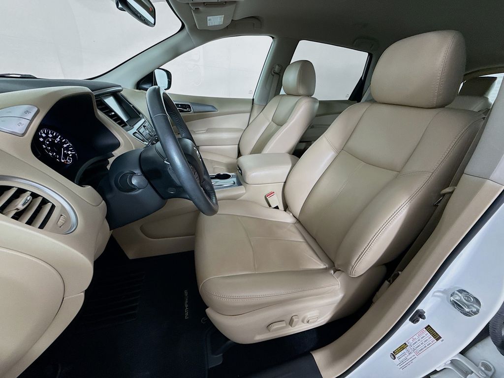 Thumbnail: 2017 Nissan Pathfinder - 20