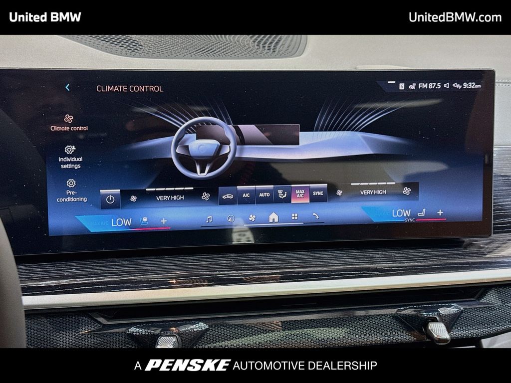 Thumbnail: 2027 BMW X7 - 18