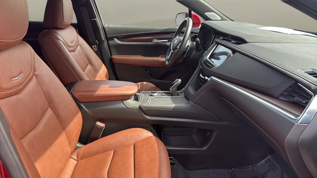 used 2025 Cadillac XT5 car, priced at $56,800