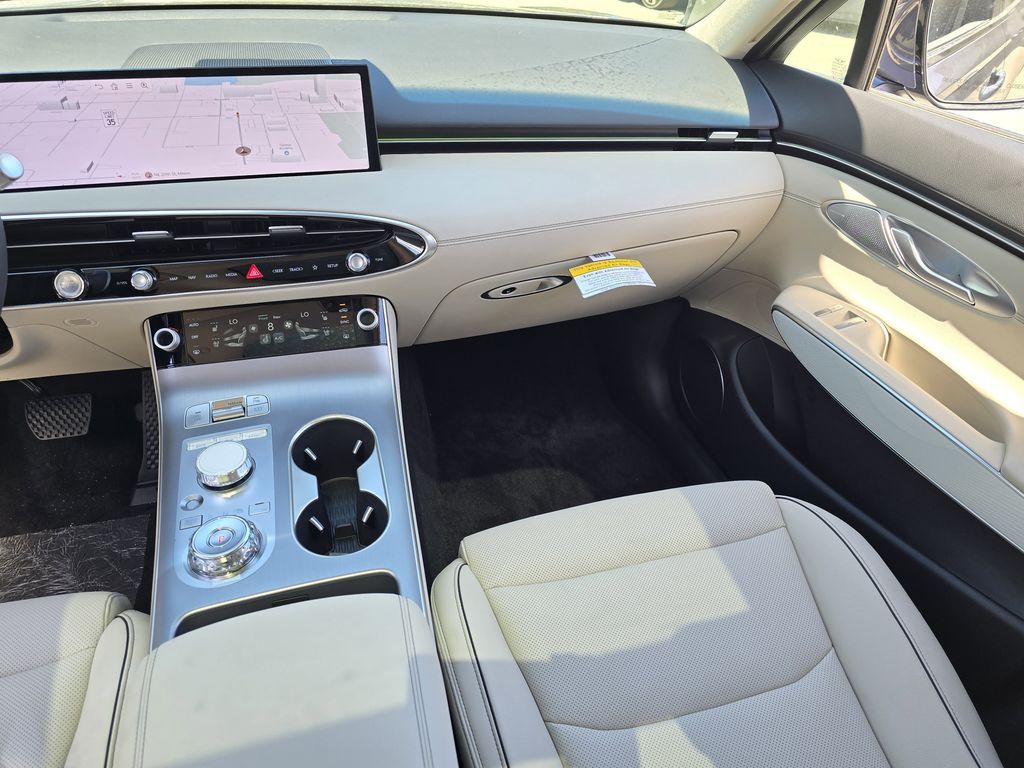New 2026 Red Genesis 2.5T Select image 9