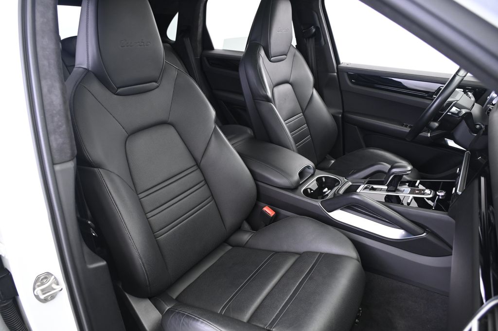 Thumbnail: 2023 Porsche Cayenne - 24