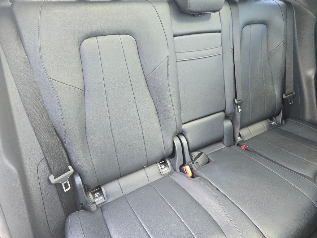 Used 2022 Black Mercedes-Benz GLA 250 image 20