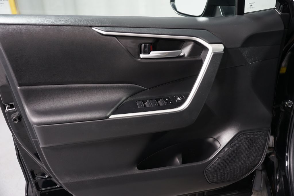 2024 Toyota RAV4 XLE 30