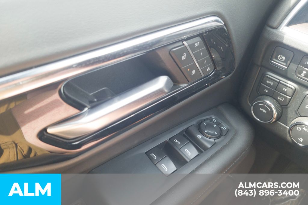 Used 2025 Sterling Gray Metallic Chevrolet LT image 33