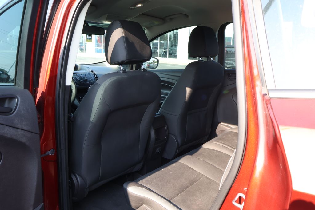2014 Ford Escape S 31