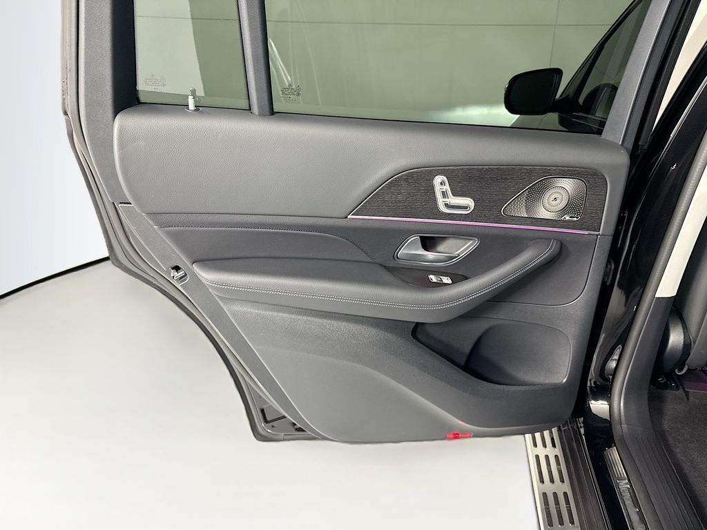 Thumbnail: 2026 Mercedes-Benz GLS - 27