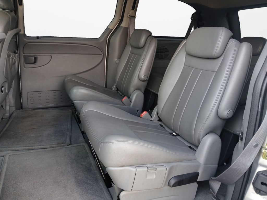 Used Car 2005 Chrysler Town & Country  Touring For Sale Under $10,000 In Austin, Texas