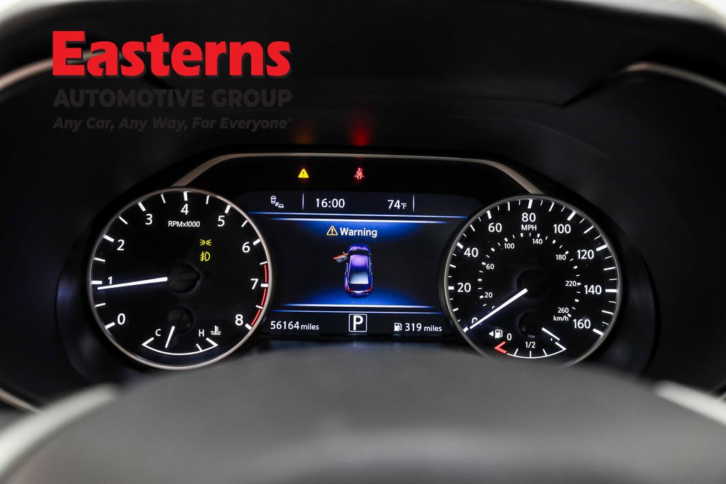 Used 2018 Silver Nissan Platinum image 18