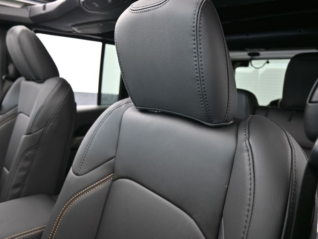 New 2026 Black Clearcoat Jeep Sahara image 15