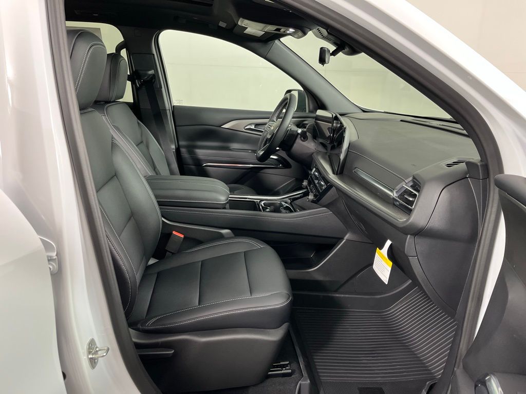 Thumbnail: 2026 Chevrolet Traverse - 8