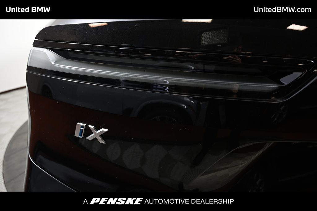 Thumbnail: 2022 BMW iX - 8