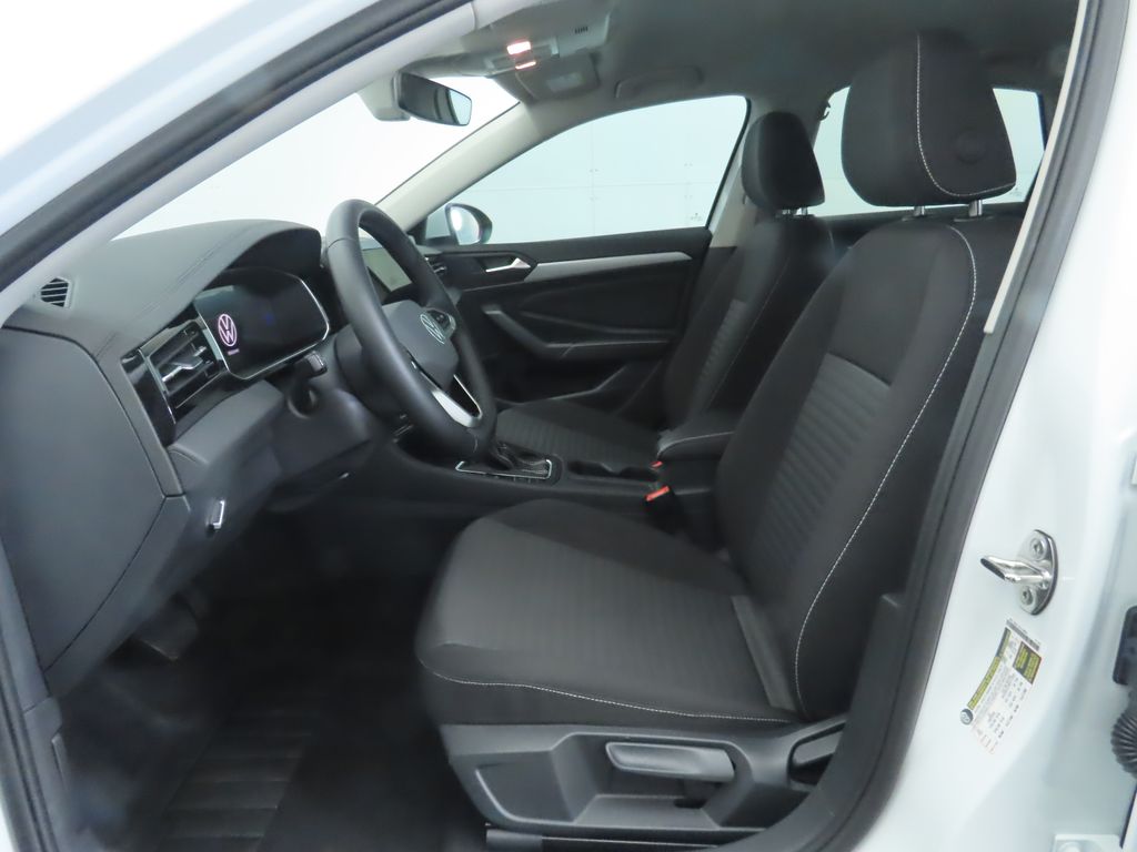 Thumbnail: 2025 Volkswagen Jetta - 19