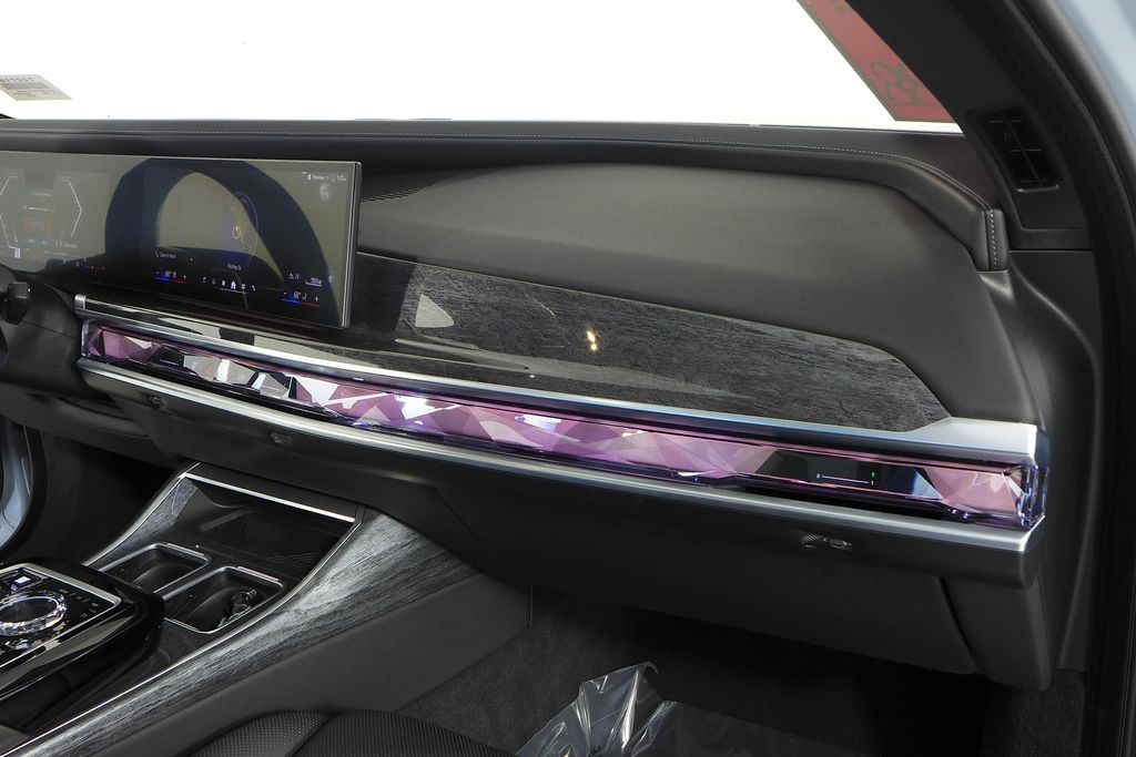 Thumbnail: 2023 BMW 7 Series - 14