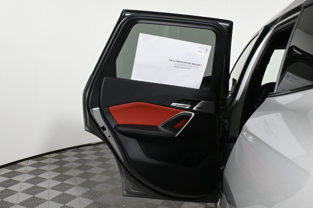 2025 BMW X1 M35i 32