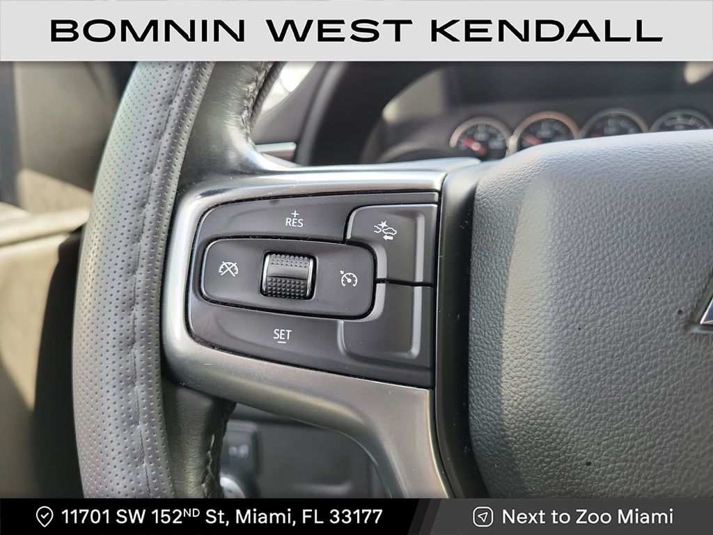 2021 Chevrolet Suburban LT photo