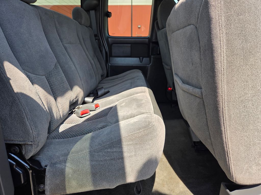 2005 Chevrolet Silverado 1500 LS