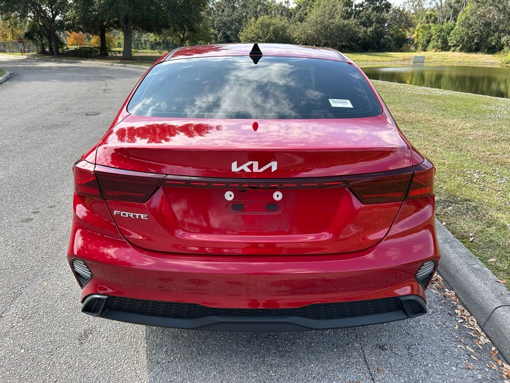 Thumbnail: 2022 Kia Forte - 4