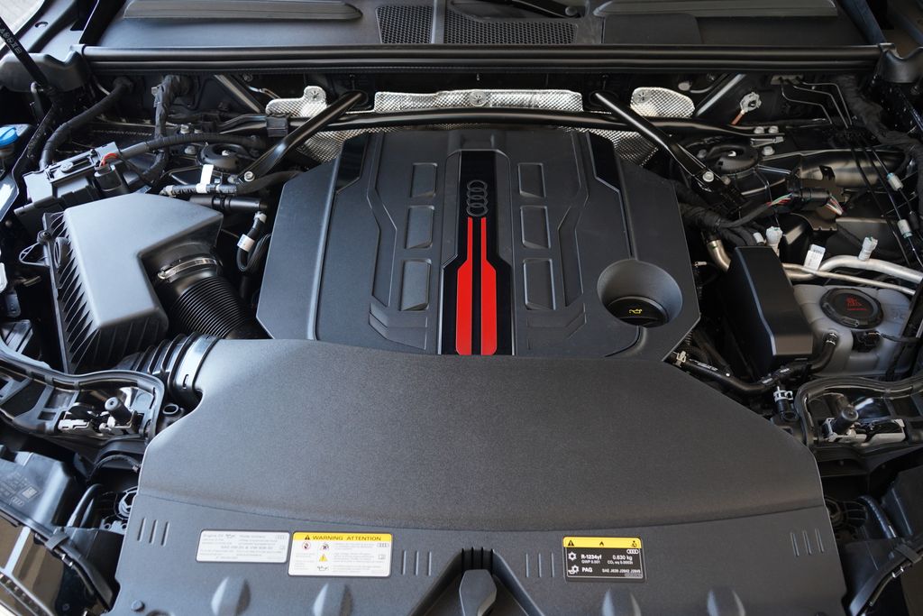Thumbnail: 2026 Audi SQ5 - 15