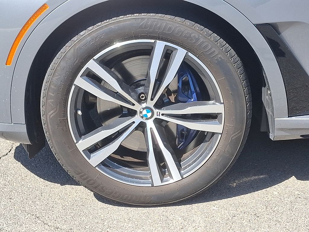 2023 BMW X7 xDrive40i 8