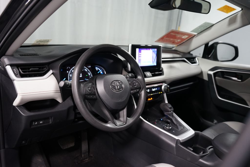 Thumbnail: 2024 Toyota RAV4 - 7