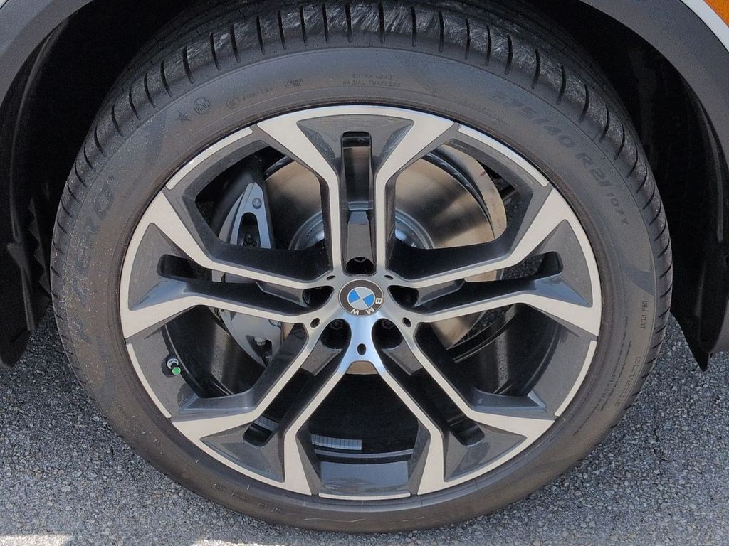 New 2026 White BMW xDrive40i image 11