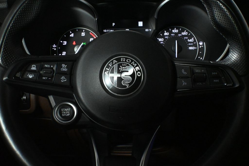 2021 Alfa Romeo Stelvio  20