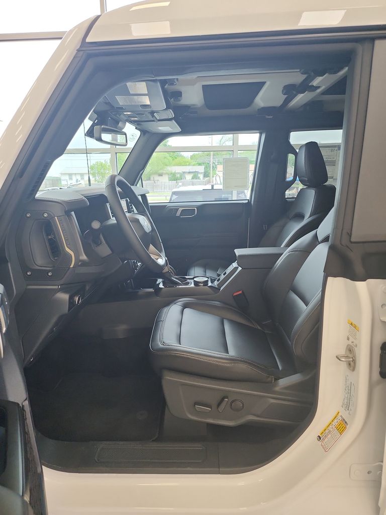 2025 Ford Bronco Badlands photo