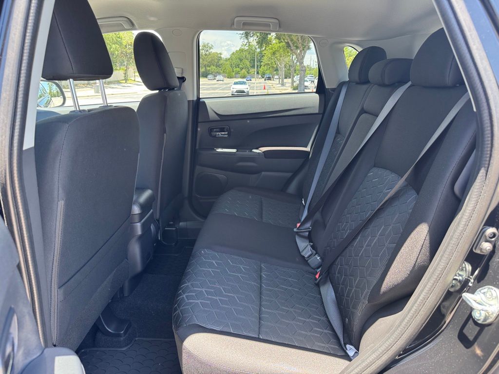 2025 Mitsubishi Outlander Sport ES photo 10