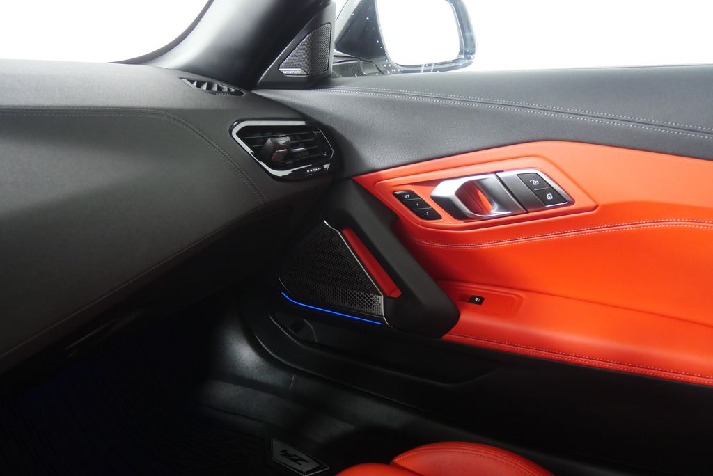 Thumbnail: 2022 BMW Z4 - 22