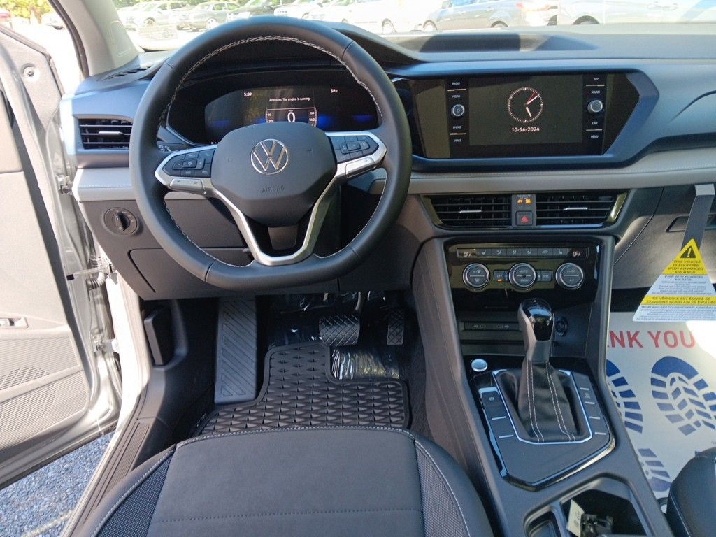 2024 Volkswagen Taos 1.5T SE 13