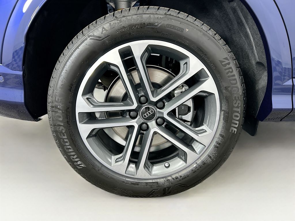 Thumbnail: 2025 Audi Q5 - 32